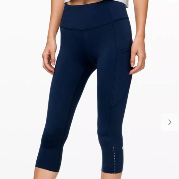 Lululemon High-Rise Crop Leggings in Size 8 in Navy Blue - Picture 1 of 10